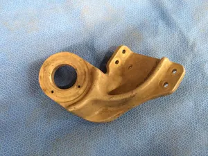 Beech Right Front Engine Mount P/N 35-910018-2 (0216-17) 